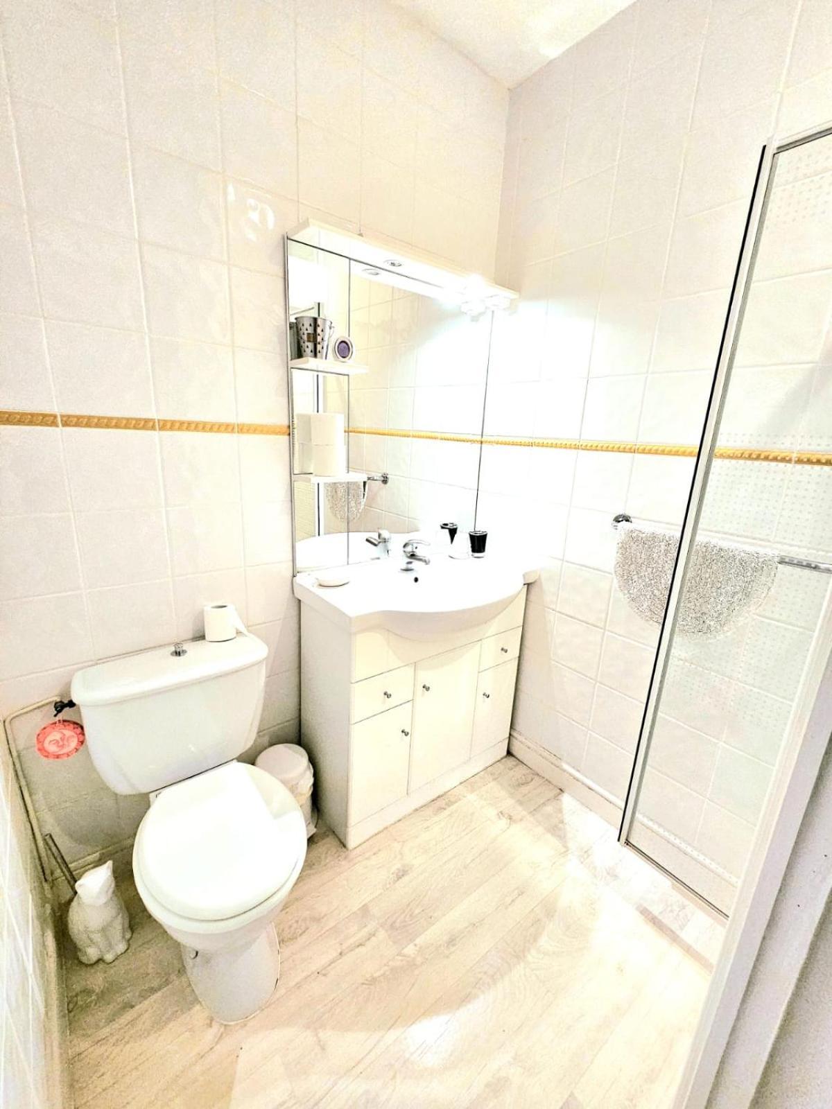 La Médéenne Alairac Habitación foto