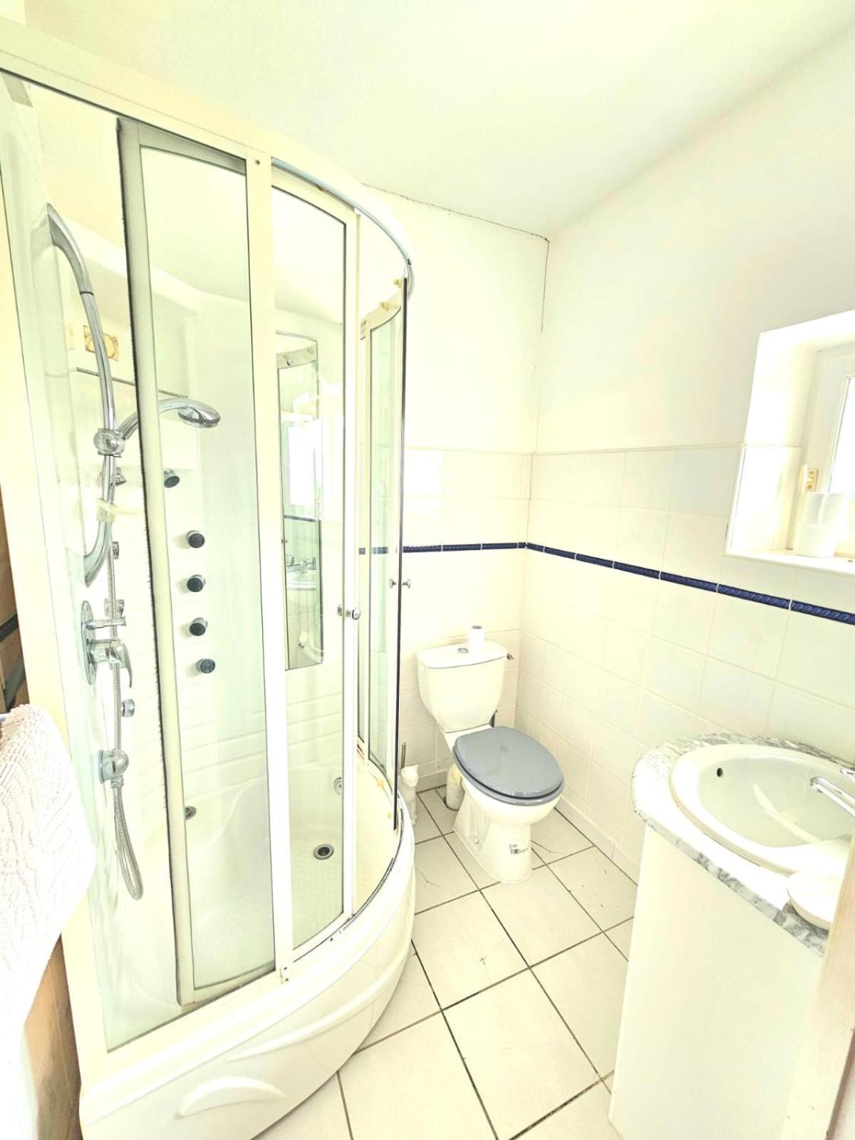 La Médéenne Alairac Habitación foto